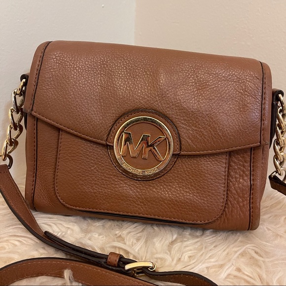 Michael Kors Margo Leather Messenger Crossbody Bag - Picture 2 of 10